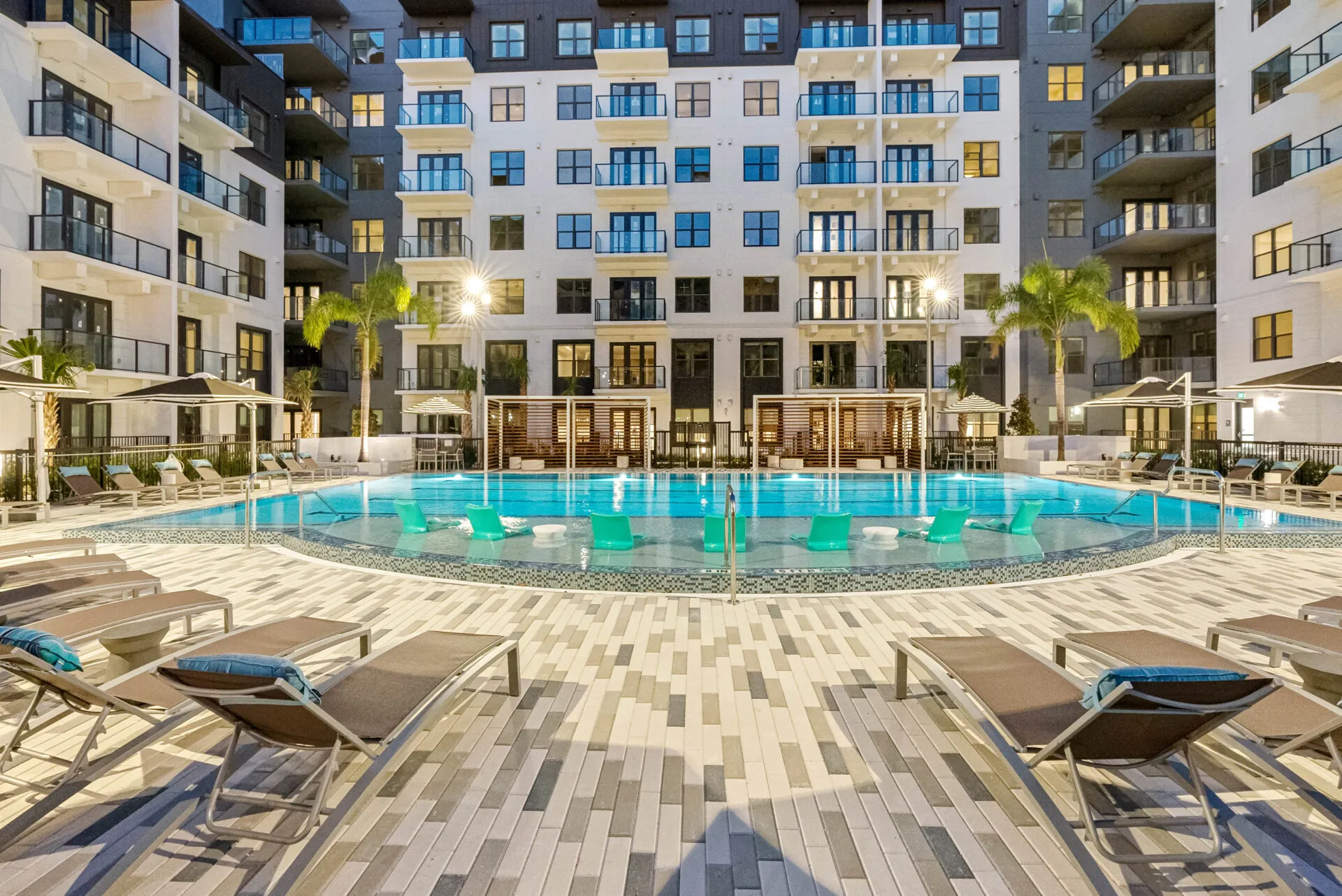 Sparkling swimming pool at The CenterPointe in Orlando, FL